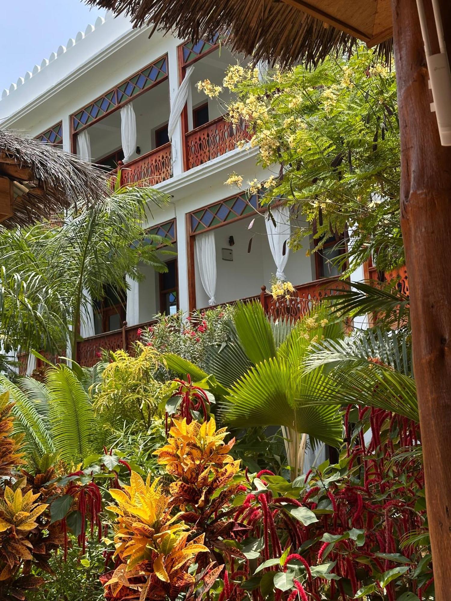 Tasneem Islamic Luxury Suites Jambiani  Esterno foto
